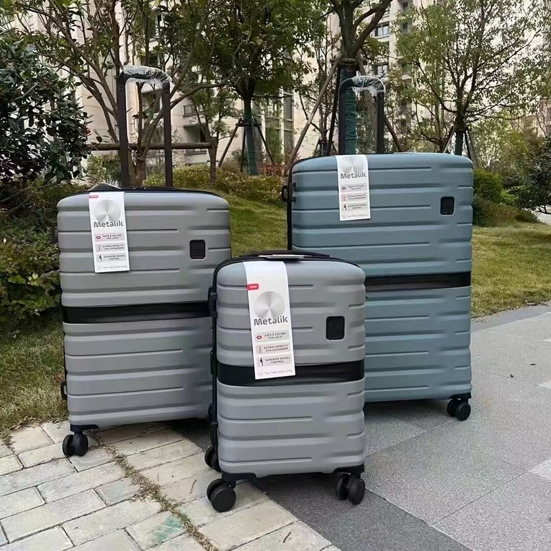 निर्माता कस्टम विमान ट्रॉली पोर्टेबल आउटडोर फैशन हार्ड शेल पीपी यात्रा सामान सेट