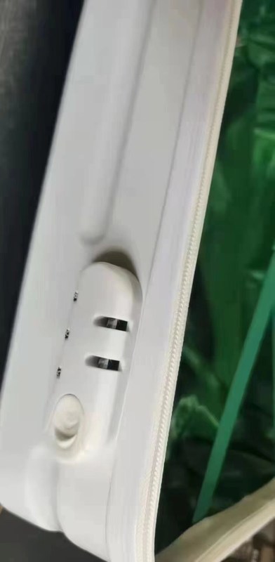 यूनिसेक्स 18 20 24 इंच टिकाऊ और मजबूत एबीएस सामग्री बोर्डिंग सूटकेस लड़कों और लड़कियों के लिए