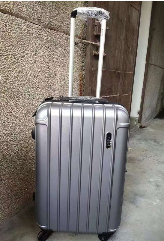 चीन कारखाने अनुकूलित लोगो ट्रॉली सूटकेस थोक सामान व्हील यात्रा बैग अवकाश खेल व्यापार के लिए