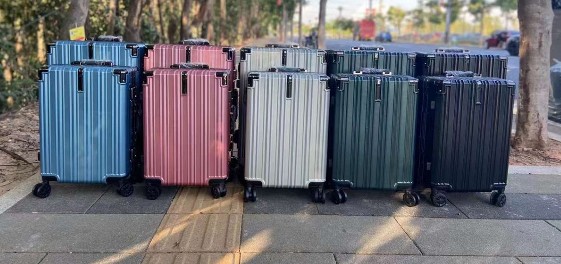 TSA लॉक के साथ विस्तार योग्य ABS सामान सेट अच्छी गुणवत्ता वाला सामान सेट 4 पीसी सामान सूटकेस यात्रा शैली व्यापार यात्रा