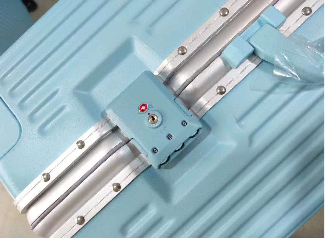 केबिन केस व्यापार यात्रा सामान 20 24 इंच पोर्टेबल एबीएस यूनिसेक्स एल्यूमीनियम फ्रेम सूटकेस